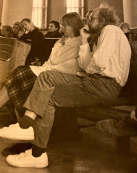 Irena Wünschová, wedding with Jan in the evangelical church in Chotiněves in 1987