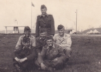 50. léta, Antonín uprostřed vsedě