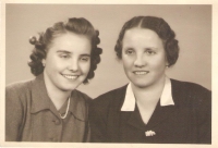 S maminkou, 1949