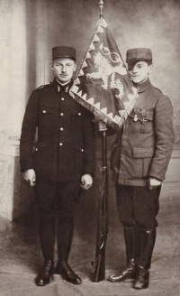 Dědeček Bohumil Mareš