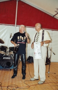 Na Slavnostech svijanského piva se zpěvákem Milanem Drobným, po roce 2000