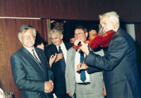 Václav Klaus's visit to the Atom Hotel, Václav Klaus on the left and František Hromek on the right in 1992