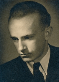 Čestmír Pelant, maturitní foto, 1942
