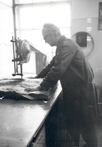 V práci u stroje, 29. října 1981