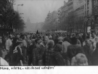 Photographs by Petr Šimr from Prague in November 1989 - Wenceslas Square