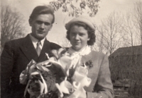 Svatební foto rodičů pamětnice, rok 1951