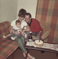 Milan Fleischmann with his wife Milena and their daughter Mickey, Toronto 1970