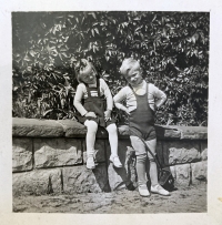 Pavel Kořínek with his sister Hana, Čejkovice 1947