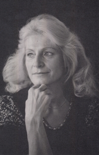 Věra Domincová, photo for cover of the album Pamětnice, 1980s
