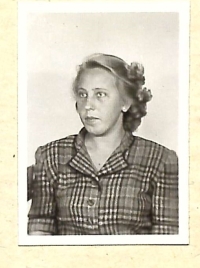 Drahomíra Krčková foto vyšetřovací spis, 1950