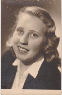 Drahomíra Krčková před zatčením, 1949