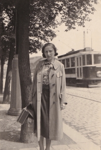 Odjezd do Anglie. Miloslava Pohnětalová, 1936