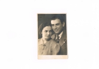  Herman Wald a jeho družka- Perla Hollander, zásnuby,  Bratislava 8.1939  
