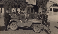 Příslušníci americké armády a část policejní posádky v Českém Krumlově, 1945-1946
