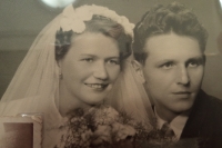 Svatební fotografie Libuše Klimšové, rok 1952