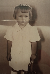 Libuše Klimšová, portrét z dětství, okolo roku 1938