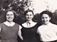 Absolventský večírek 1955, Eva Kocmanová vpravo