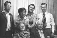 Karel Soukup (vpravo) se svými bratry, 1980
