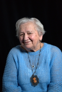 Jiřina Mikulecká ve studiu v Hradci Králové v roce 2023