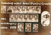Futbalový oddiel Sokol Merina Trenčín, 1950. Kapitán mužstva Štefan Králik tretí sprava.