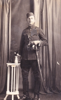 Alexander Tóth ako vojak, polovica 20. rokov.