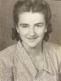 Sestra Viola začiatkom 50. rokov.