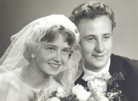 Wedding photo of newlyweds Dana and Karel Soukup, 1960