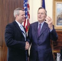 S Georgem Bushem starším, 2008