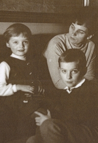 Jan Sláma with mother and sister