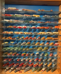 Pamětníkova sbírka vlastnoručně vyrobených modelů autíček