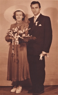 Svatba v Karlových Varech, rok 1952