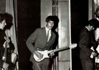 Jiří Kende v bigbítové kapele, 1966
