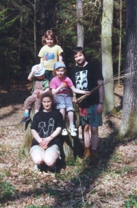Rodina Náhlíkova: Petr, Věra, Petra, Martina, Tomáš, 1999