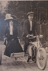 Arnošt Dadák and his wife, grandparents of Svatava Billová