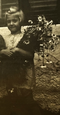 Brigita Bulíčková jako dítě, konec 30. let