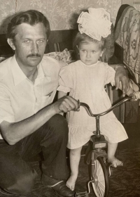 Ярослава Коба з батьком, початок 1990-х років 