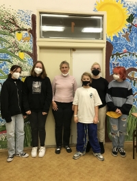 Anna Dusová s žáky z projektu Příběhy našich sousedů, 2021