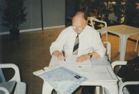 Na konferenci o podlahových krytinách ve Francii, 80. léta 20. století