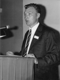 Jiří sklenička jako člen evropské skupiny kobercářů, 1970