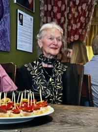 Na zahájení vernisáže svého bratra – malíře Jana Trávníčka, 2024