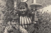 Dole Lenka Nezbedová v roce 1967