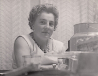 Anna Sazamová at her second wedding in 1962