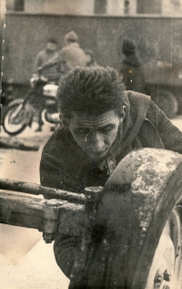 S traktorem, 1965
