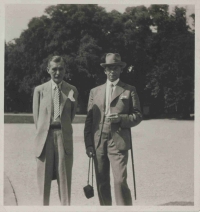 Generál Rudolf Viest (vpravo) na liečení v Bardejovských kúpeľoch