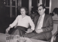 Věra Johanidesová s manželem Petrem, Lázně Luhačovice, nedatováno