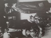 Manželia Viestovci so synmi v roku 1928