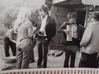 Na reportáži na salaši v Hrochoti, 1973