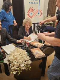 Podpisová akcia knihy spomienok Daninho otca – „V MENE REPUBLIKY“ Spomienky Dušana VIESTA ml.