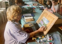 Eva Vopěnková při malbě v roce 2010