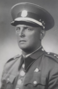 Strýc Evy Vopěnkové František Skuhra v osobní stráži T. G. Masaryka